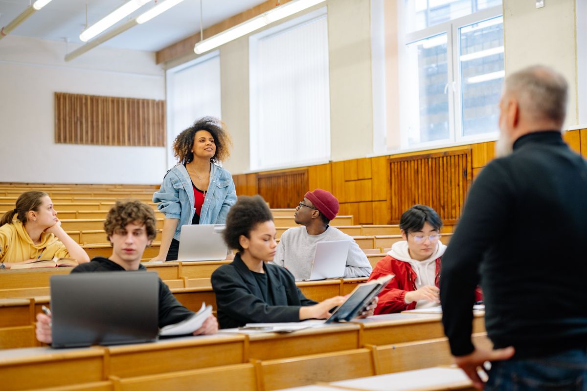 Earn cohort classroom session at DUO Tower Fraser Street studio